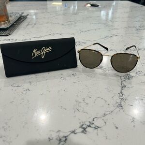 Maui Jim Sunglasses with 2.0 readers
Unisex